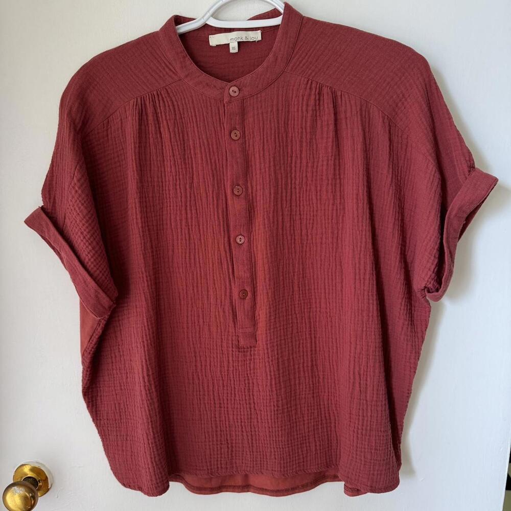 Monk and Lou 100% cotton red short sleeved top buttons down front shirt like new
